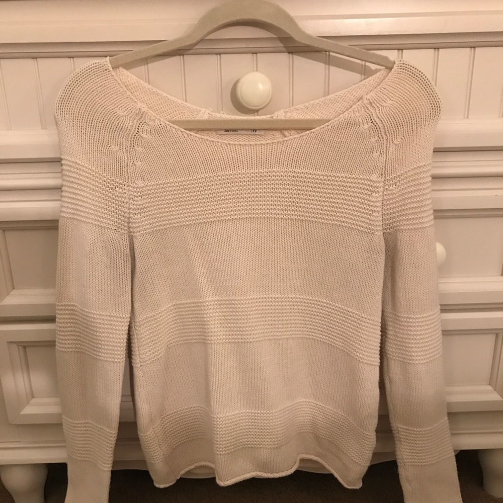 Old Navy- cream scoop neck sweater, size XS